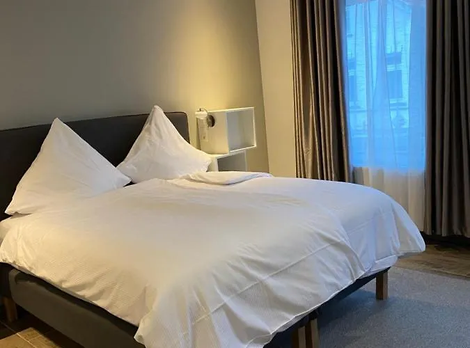 ホテル Gate 13 - Innenstadt 4*